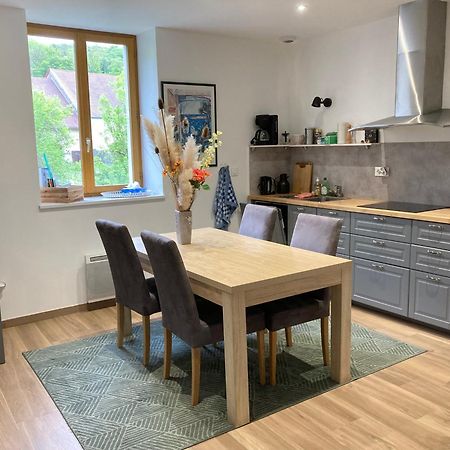 La Tour-du-Meix Spacious Apartment In Old Farm Close To Lac De Vouglans מראה חיצוני תמונה